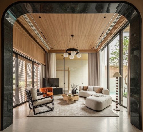 Box House Located Nak Niwat, Bangkok