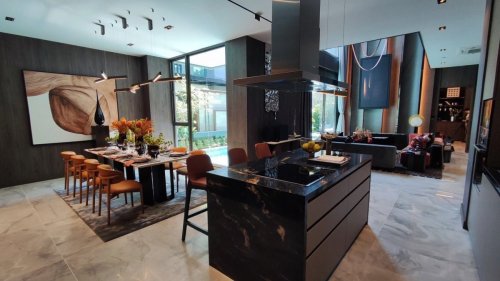 Ultra Luxury House 95E1 | Located Yothin Phatthana 3