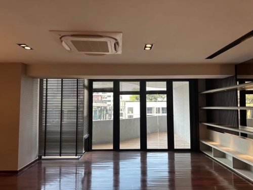 Exclusive Penthouse at Ploen Chit Terrace
