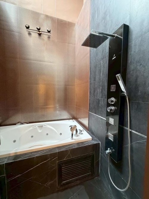 Private Residence Sukhumvit 65 